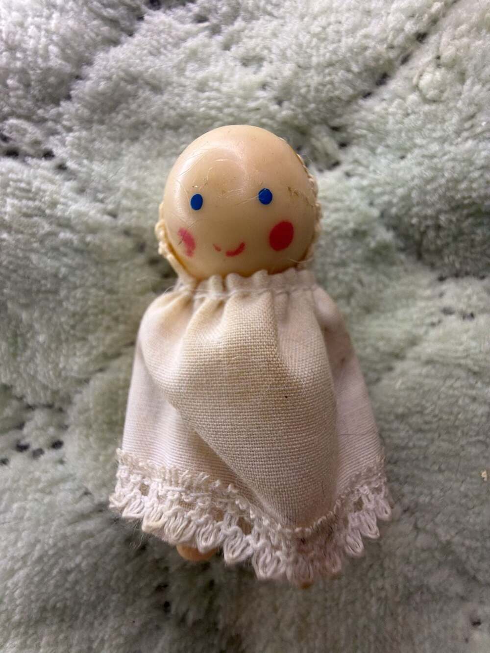 Vintage Holly Hobbie Miniature Doll Figurine